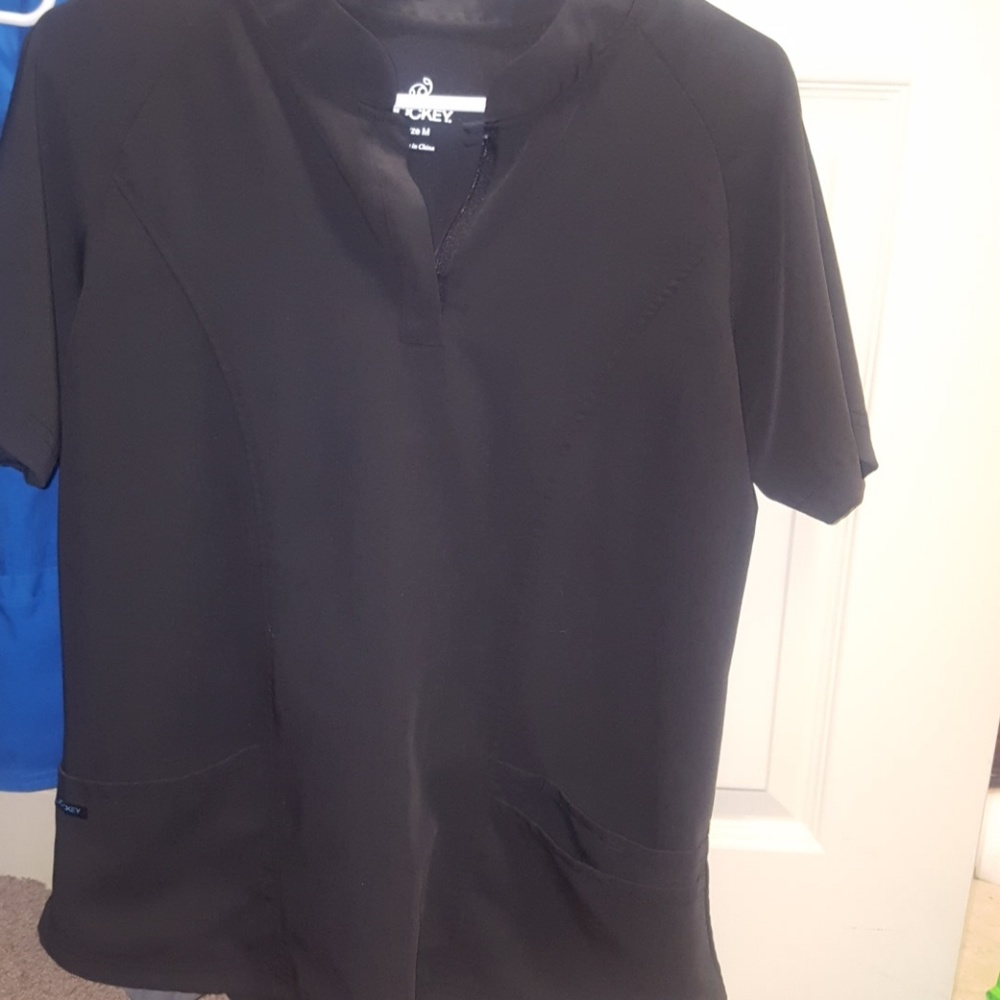 Jockey scrub top